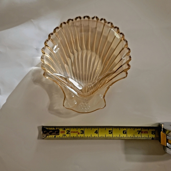 Vintage Peach Marigold Carnival Glass Scalloped Shell 6.5” Trinket Dish - Picture 5 of 7
